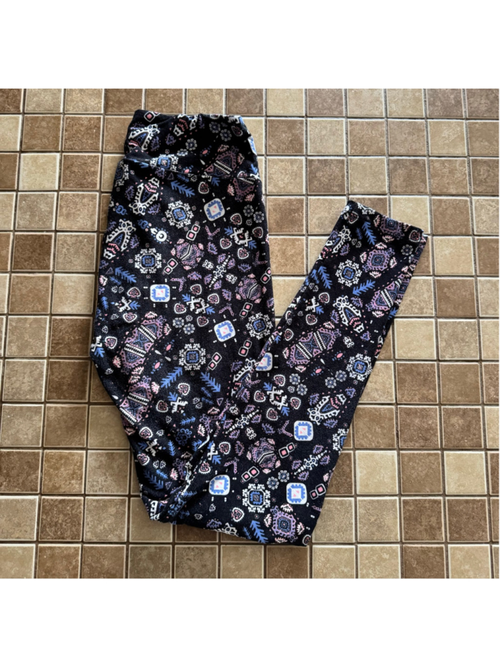 Women's LuLaRoe Leggings Size S Black Blue Patterned